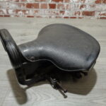 Denfield Passagerare sadel. Antique seat saddle seat vintage motorcycle