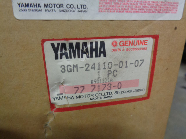 Bild på Yamaha FUEL TANK  FZR1000